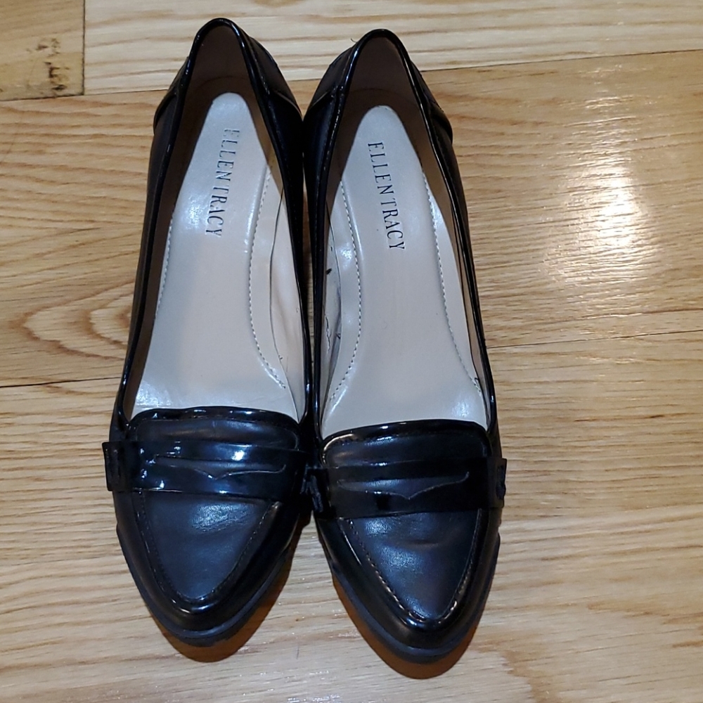 Ellen Tracy Wedge
